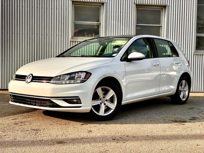 USED 2020 Volkswagen Golf Comfortline Comfortline w/ BACKUP CAMERA / SUNROOF / LEATHER Calgary AB T2G 4P2