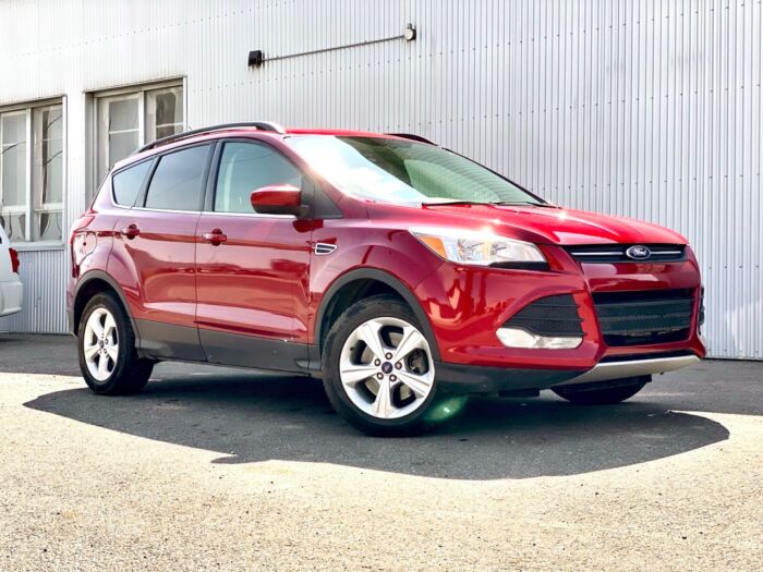 USED 2016 Ford Escape SE 4WD LEATHER-MOONROOF  Calgary AB T2G 4P2