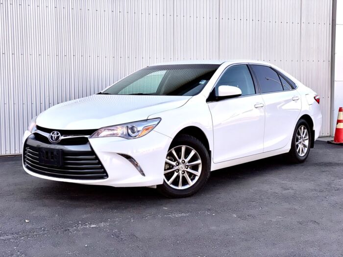 USED 2017 Toyota Camry SE 4dr Sdn I4 Auto SE Calgary AB T2G 4P2