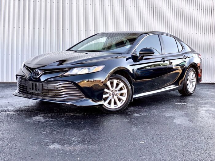 USED 2018 Toyota Camry LE LE Auto Calgary AB T2G 4P2