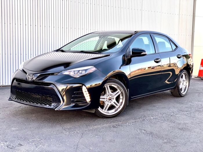 USED 2018 Toyota Corolla SE SE Manual Calgary AB T2G 4P2