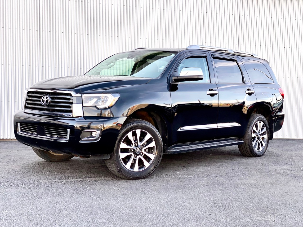 USED 2018 Toyota Sequoia Limited 4WD Limited 5.7L Calgary AB T2G 4P2