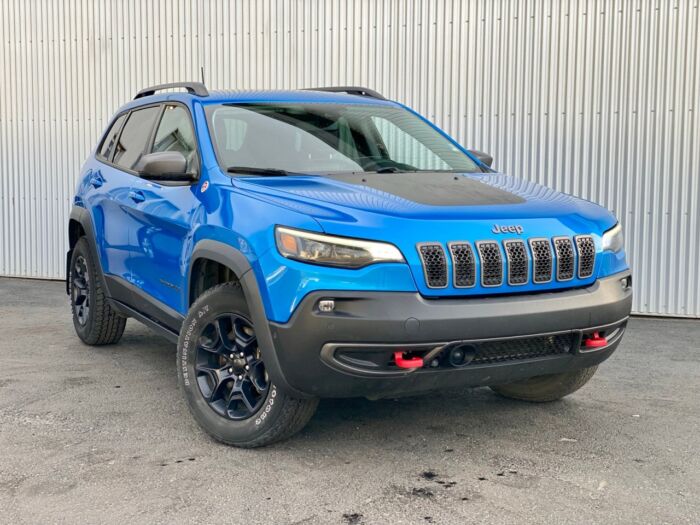 USED 2021 Jeep Cherokee Trailhawk Trailhawk 4x4 / BACKUP CAMERA / SUNROOF / HEATED SEATS Calgary AB T2G 4P2