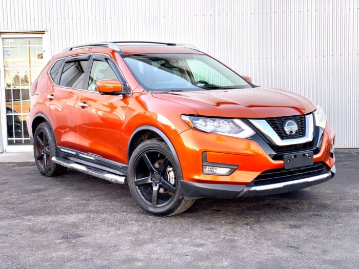 USED 2018 Nissan Rogue SL AWD SL / LEATHER / PAN SUNROOF  /   BACKUP CAM  / BSD Calgary AB T2G 4P2